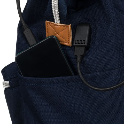 Granatowy plecak damski z poliestru z miejscem na laptopa i portem USB - Peterson