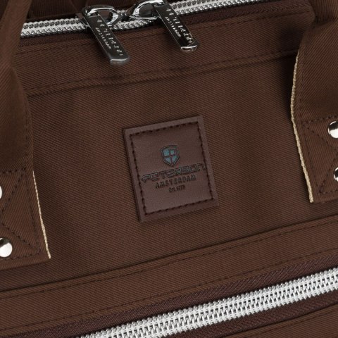 Brązowy plecak mommy-bag wykonany z poliestru, dwukomorowy i zamykany suwakiem - Peterson