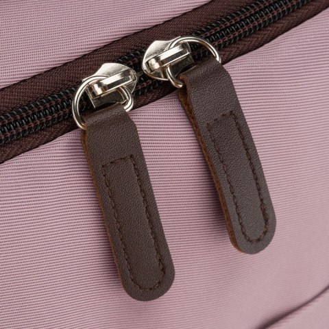 Różowy, podróżny plecak wykonany z poliestru, wyposażony w port USB - Peterson