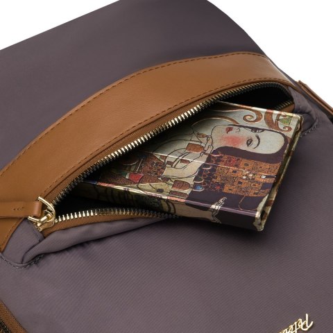 Szary, miejski plecak damski z poliestru zamykany suwakami - Peterson